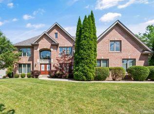 2484 Alamance Dr, West Chicago, IL 60185