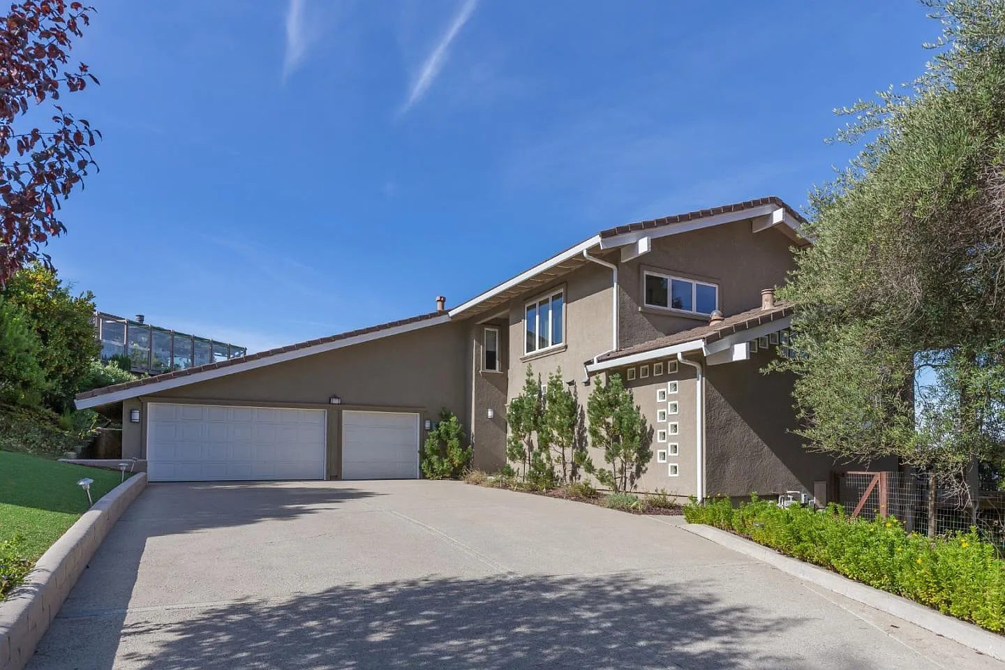 16250 Jackson Oaks Dr photo 1