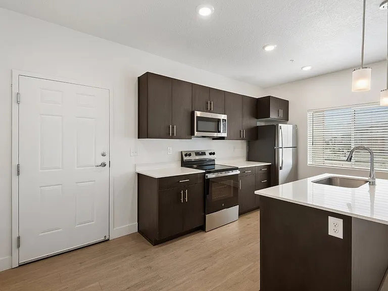 Lex Apartments — Photo 9