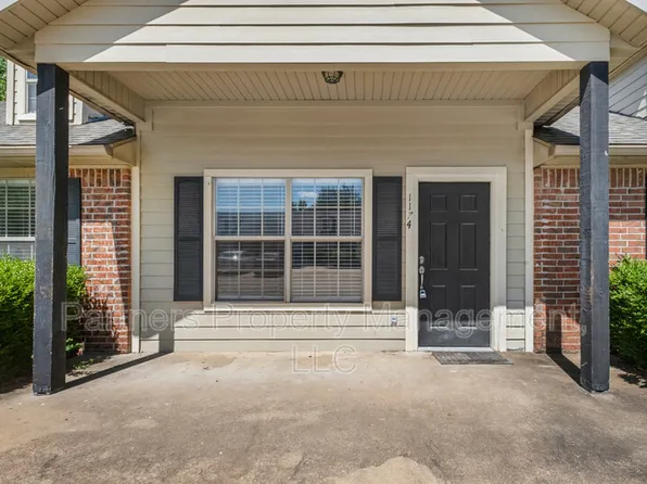 1174 W Hendrix St, Fayetteville, AR 72703