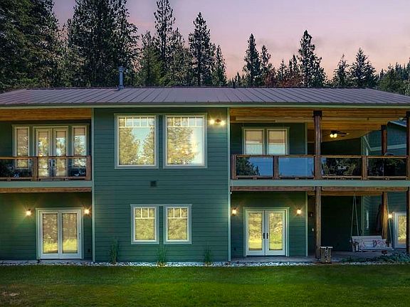 Versatile Living, Upper/Lower Primary Suites, Income Potential>