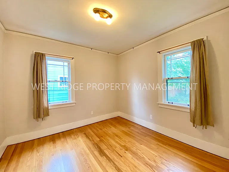 5903 N Denver Ave — Photo 12