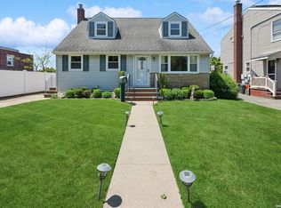 111 Le Soir Ave, Floral Park, NY 11001