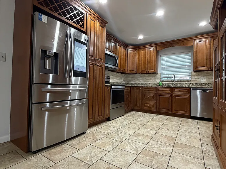 3230 W Grove St — Photo 7