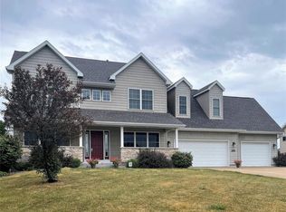 6617 Cottage Ridge Ct NE, Cedar Rapids, IA 52411