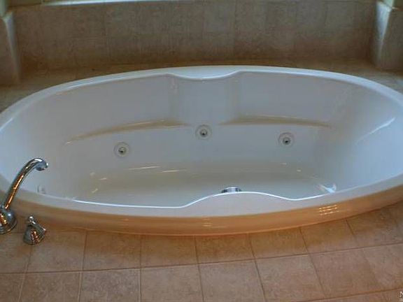 5th image of 363 McAllister Dr