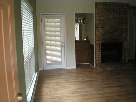 3rd image of 1410 Las Jardines Ct