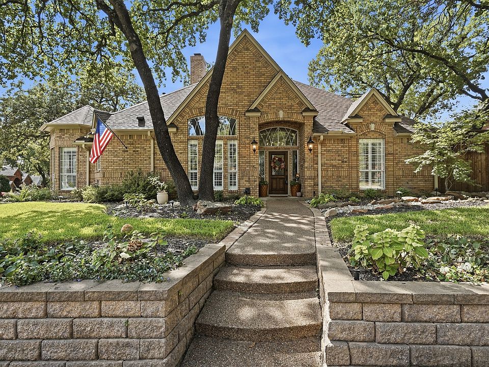 1st image of 924 Ridge Ct