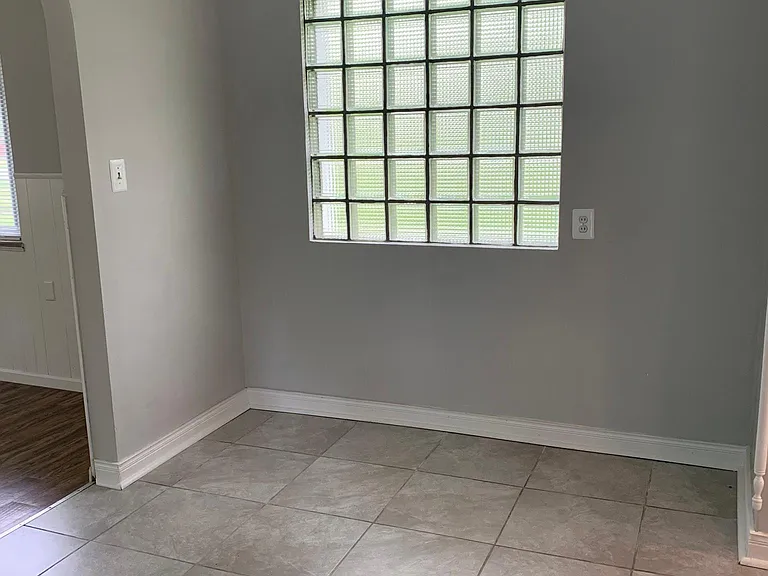 1664 Canterbury Rd — Photo 12