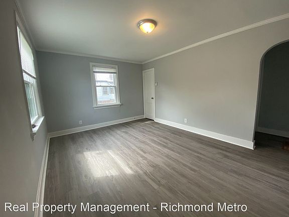 4th image of 3220 Rosewood Ave