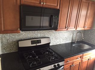 512 Edgewater Ave, Ridgefield, NJ 07657