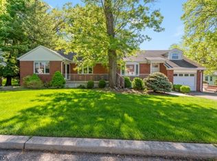 324 Manchester Ave, North Haledon, NJ 07508