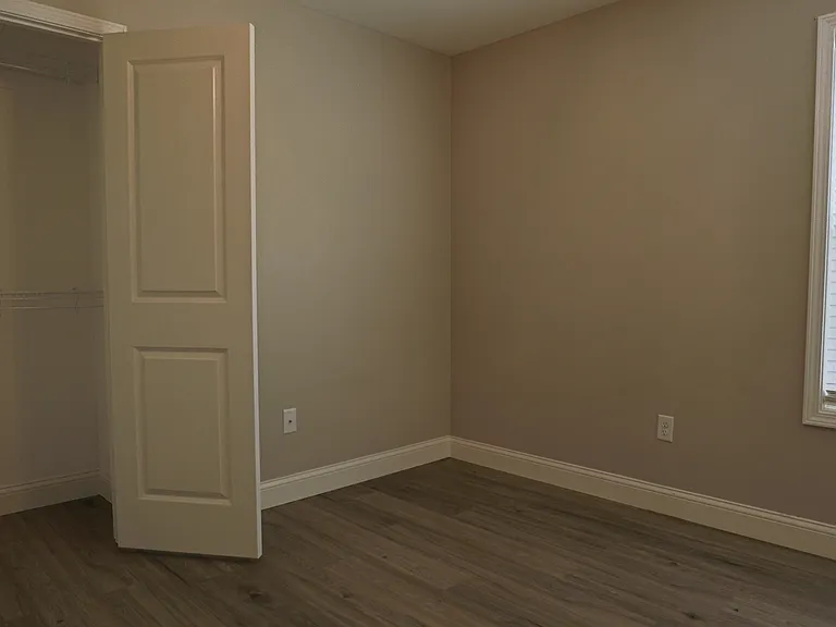 249 Oak Grove Cir — Photo 14