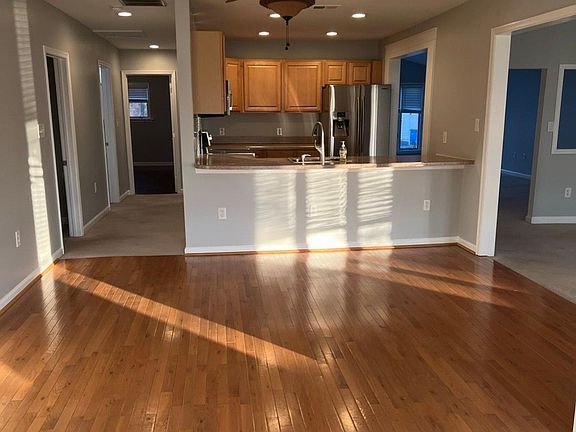 4th image of 2620 Park Beach Dr