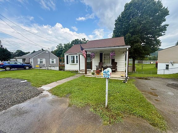 2nd image of 709 Woodland Rd