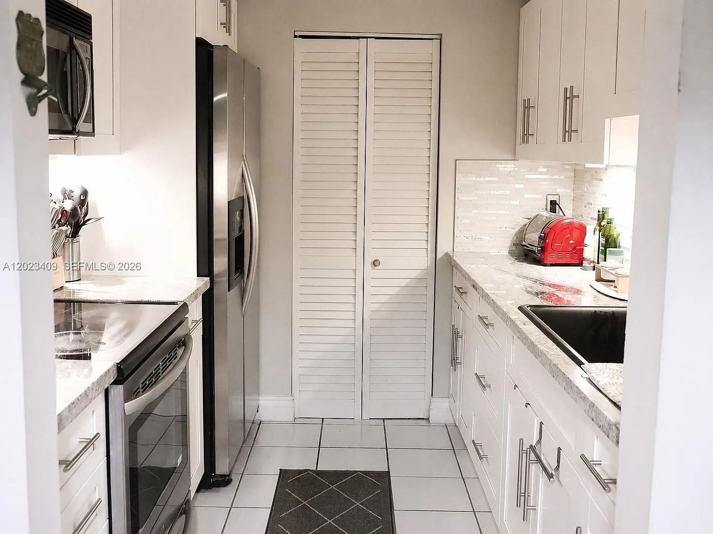 Palm Village Club Condo — Photo 2