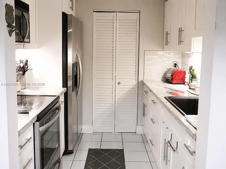 500 NE 2nd St #115 — Photo 8