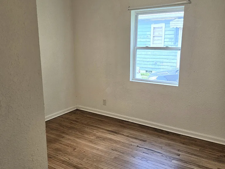 3325 N Denny St — Photo 11