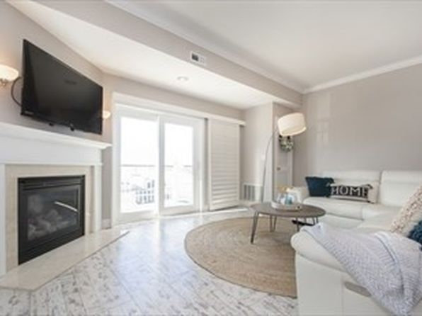 45 Hull Shore Dr APT 106