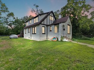 28 E 157th St, Harvey, IL 60426