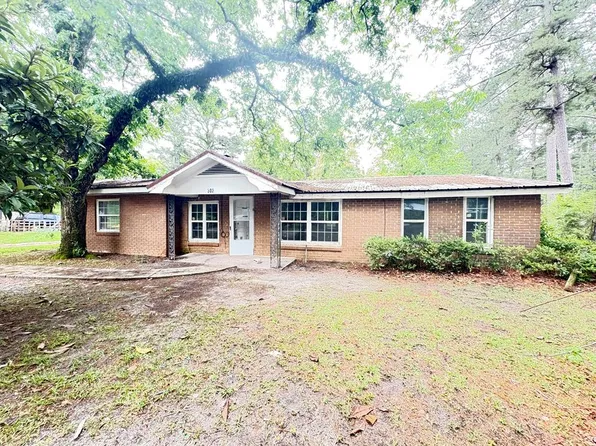 302 E Lovett St, Sparks, GA 31647