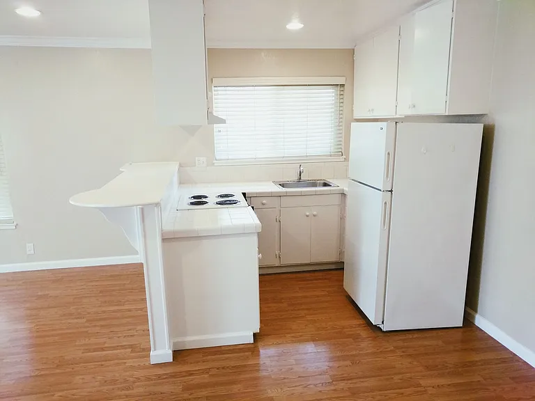 All Single Story Apartment Community — Photo 8