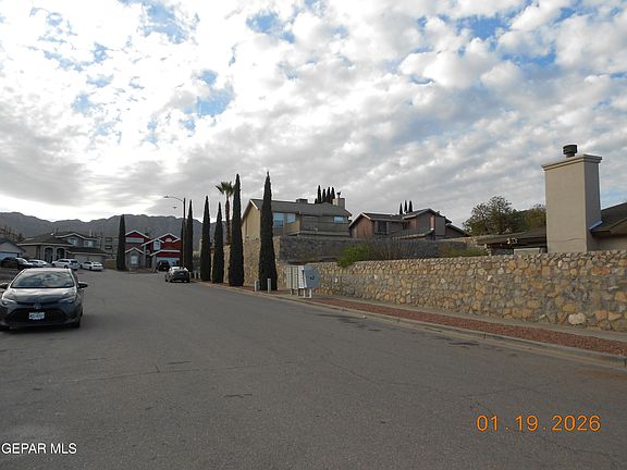 5th image of 4592 Robert Acosta Dr