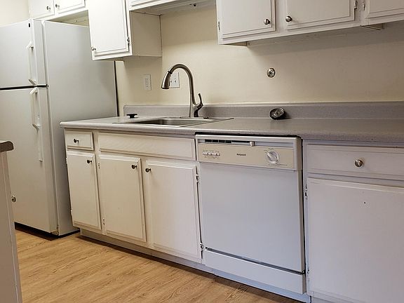 Spacious kitchen with lots of counter space