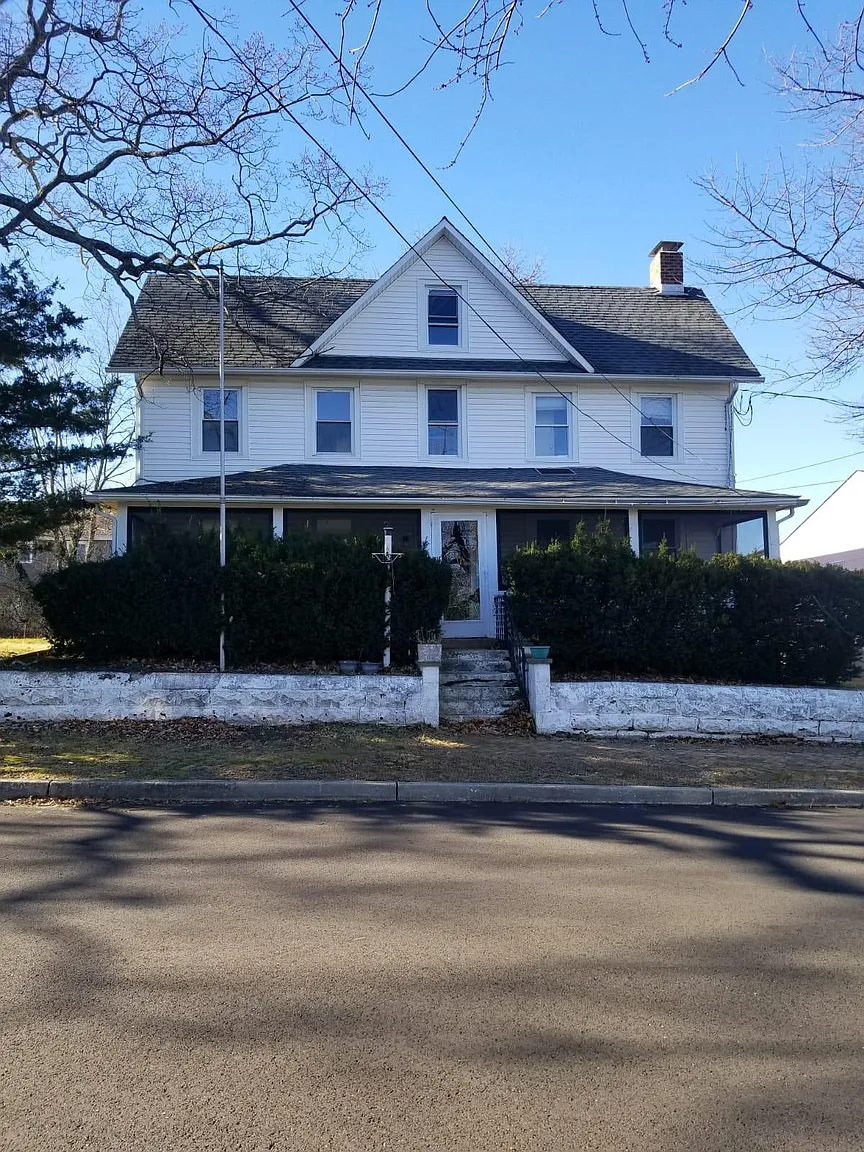 114 Jaynes Ave photo 1