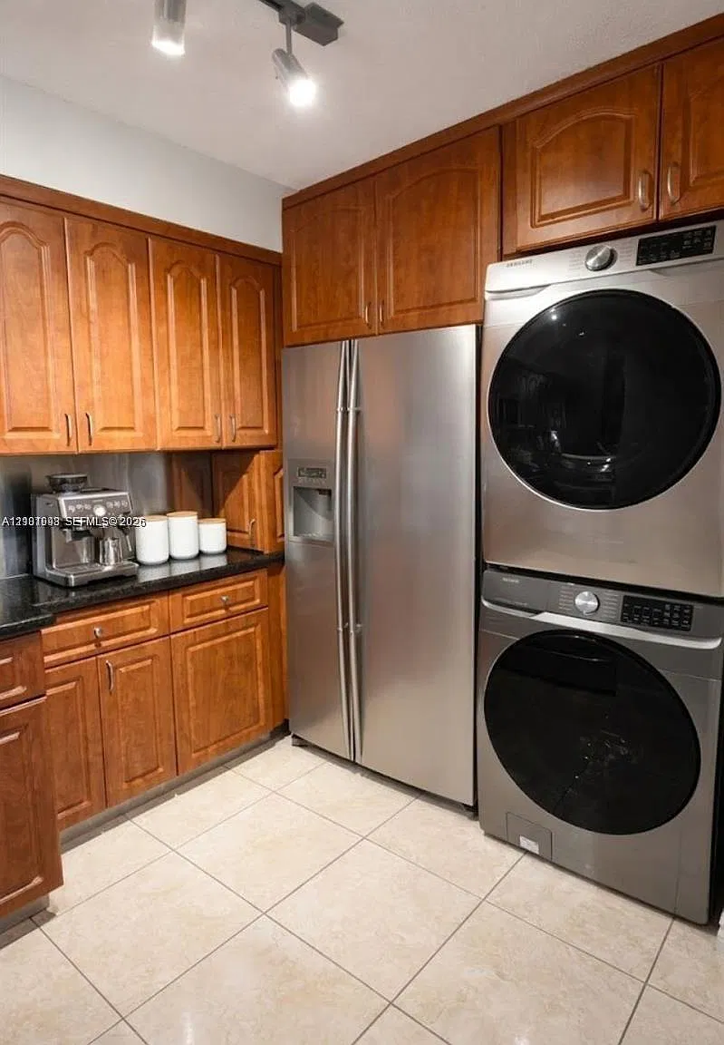 Half Moon Towers Condo — Photo 1