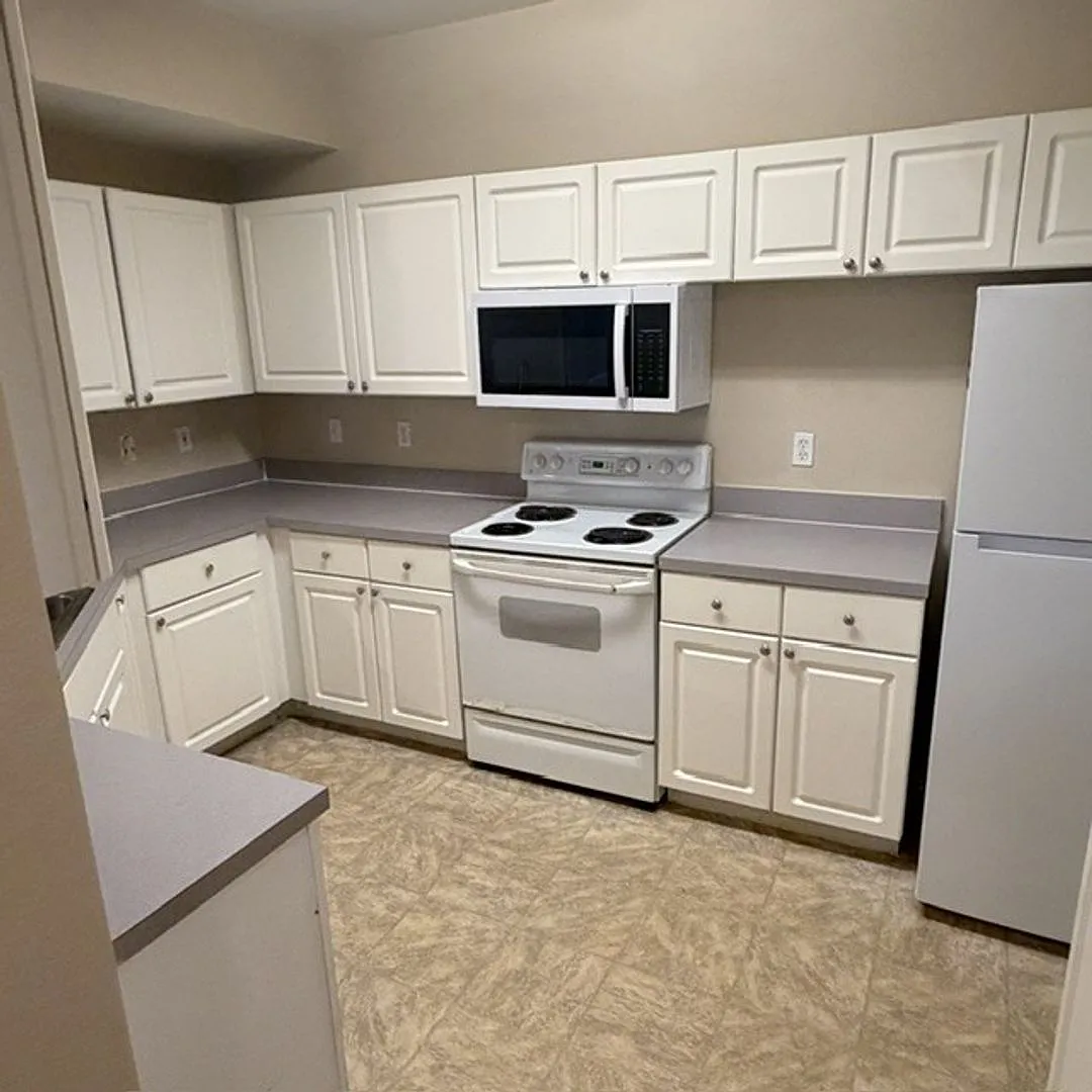 2 bd / 2 ba in Palms Club Community ! — Photo 3