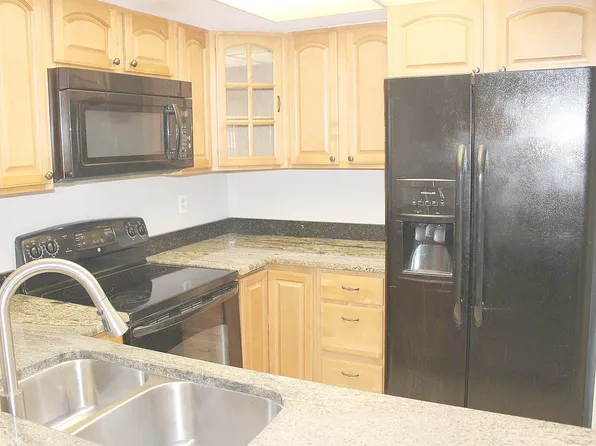 1548 SE Royal Green Circle #M104, Port St Lucie, FL 34952
