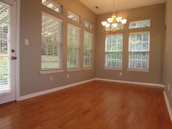 3rd image of 112 Spring Grove Dr