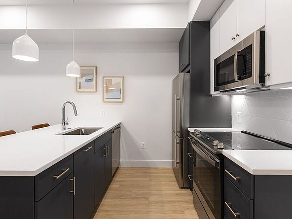 4th image of 2310 4th St NE Unit 2