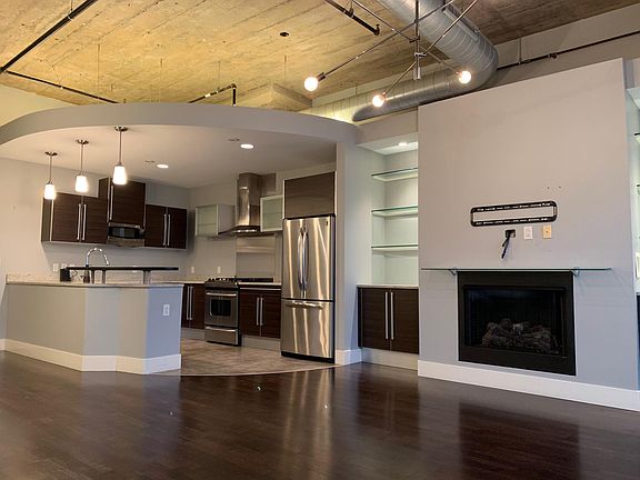 3rd image of 4100 Forest Park Ave #415