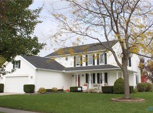 1446 Cardinal Rd, Bowling Green, OH 43402