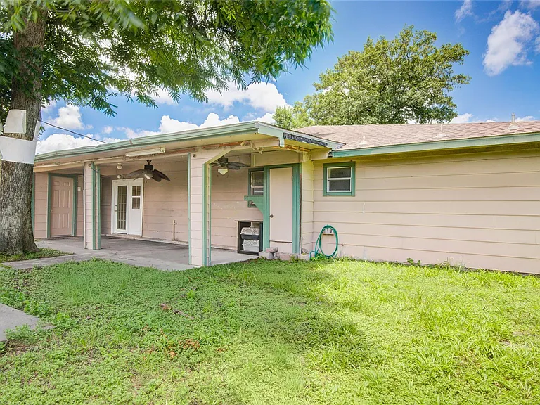 8565 Ridgepoint Dr — Photo 43