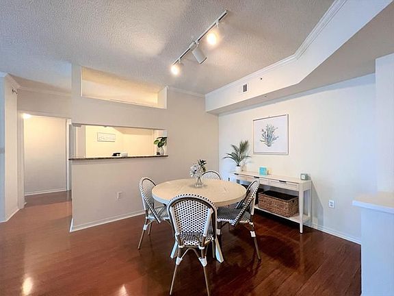 4th image of 1306 Tuscany Way