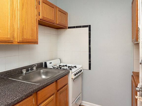 4th image of 3261 W Wrightwood Ave APT 1K
