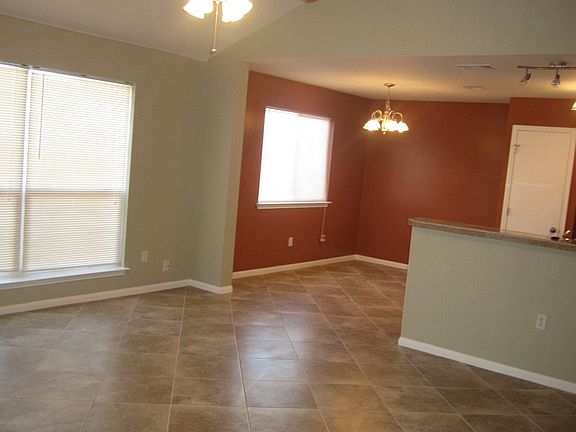 2nd image of 512 E Walker Ave