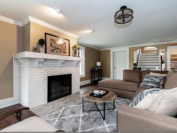 4th image of 3527 Fairmount Blvd