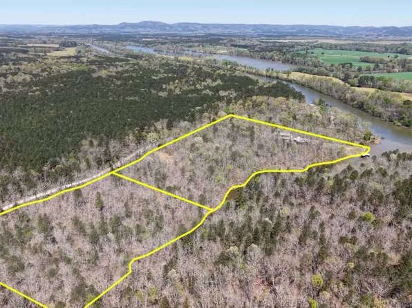 8096 Blacks Bluff Rd SW, Cave Spring, GA 30124