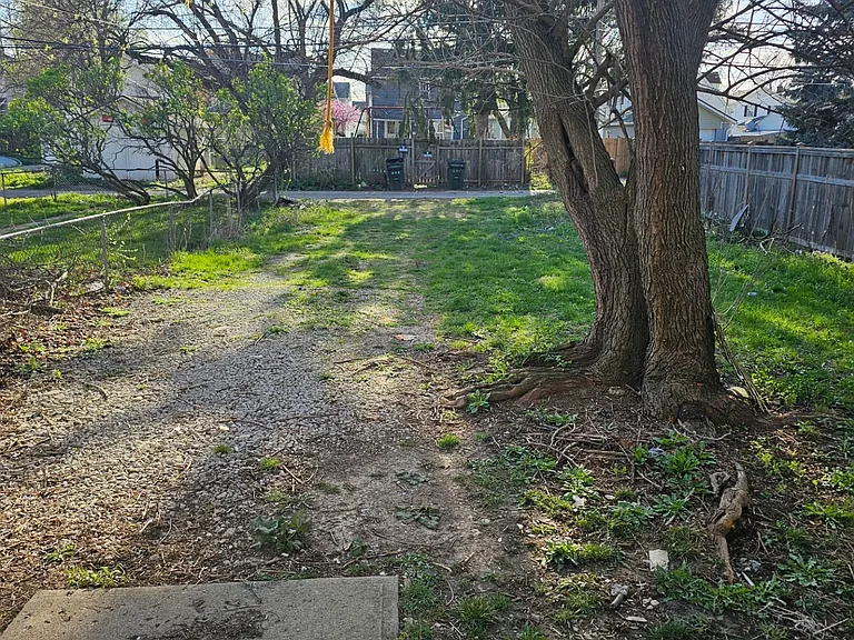 491 Townsend Ave — Photo 7