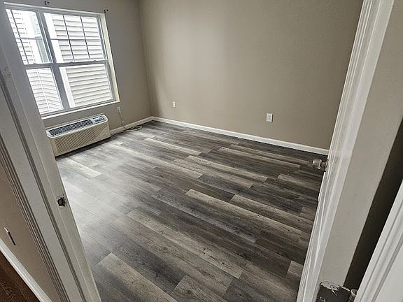 4th image of 60 Park Ave #303