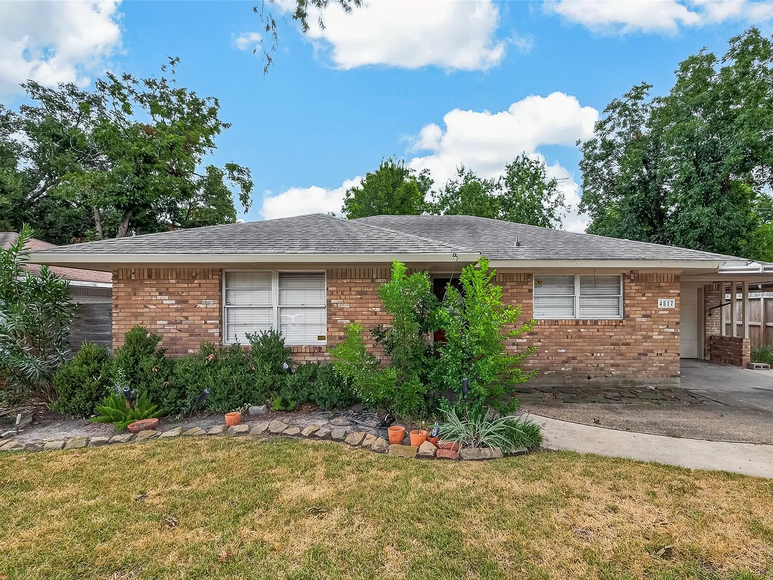 3 bed, 1.0 bath, 1112 sqft, $2,500 — Photo 4