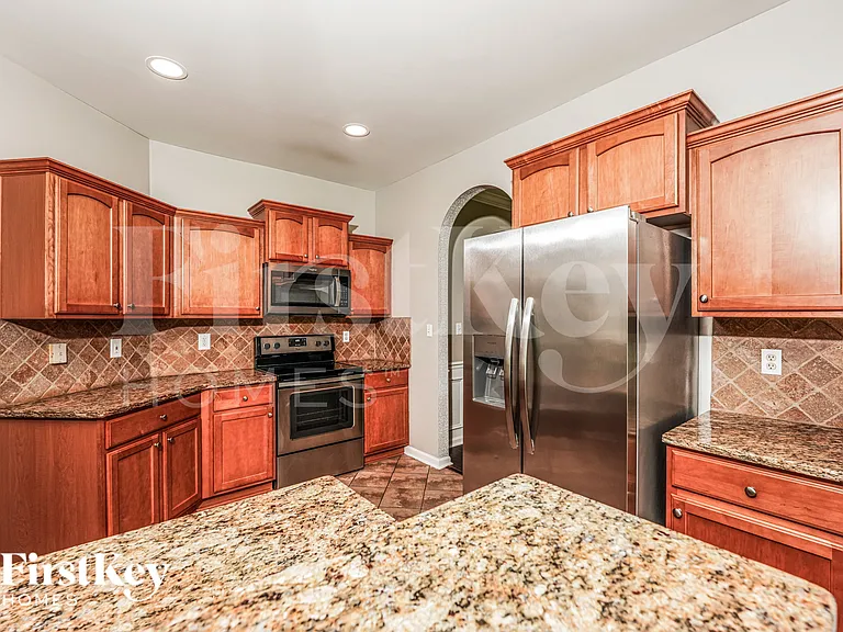 1016 Princeton Park — Photo 9