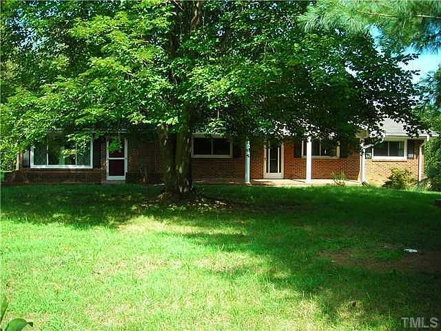 2nd image of 202 Lakeshore Dr