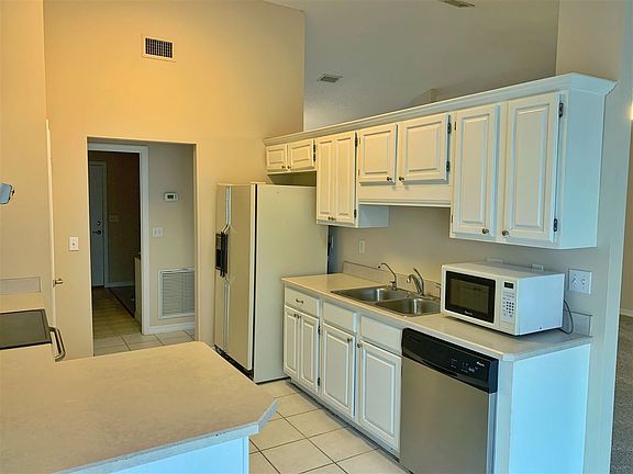 5th image of 682 Aleida Dr
