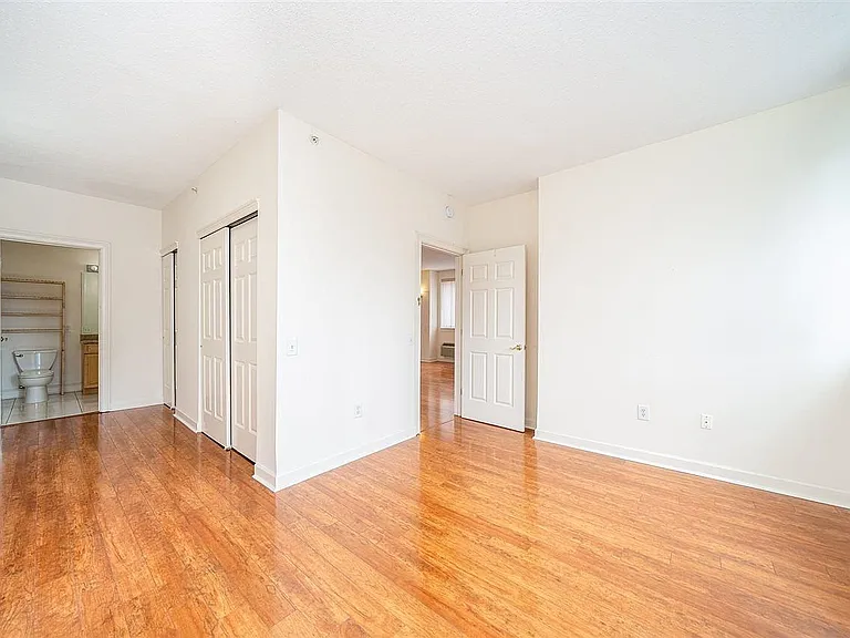 311 Washington St #6A — Photo 9