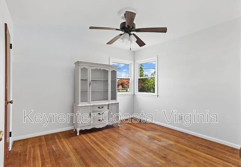 1100 Wilson Rd — Photo 8
